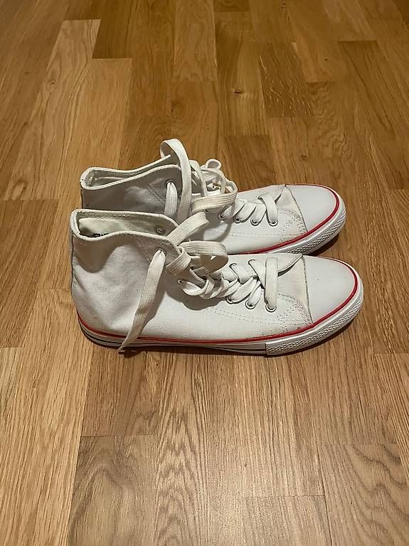 Herrenschuhe: SNEAKER taille 42 NEUVES, jamais portées – Gebraucht aus St-Légier-Chiésaz von zmut72 4
