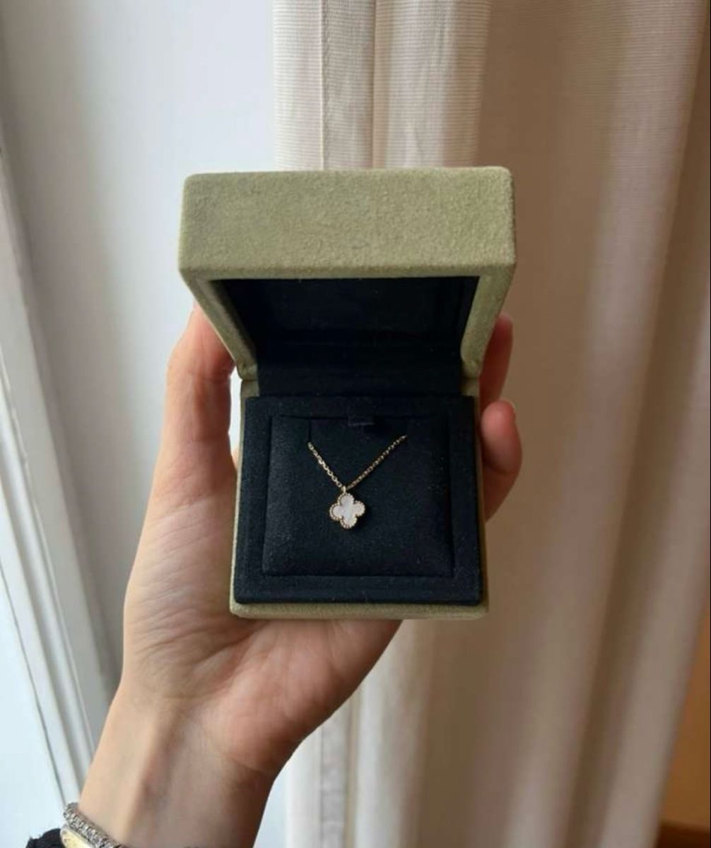 Van Cleef Catenine: Van Cleef and Arpels sweet alhambra – Usato da Lausanne venduto da fashionistagirlie 7