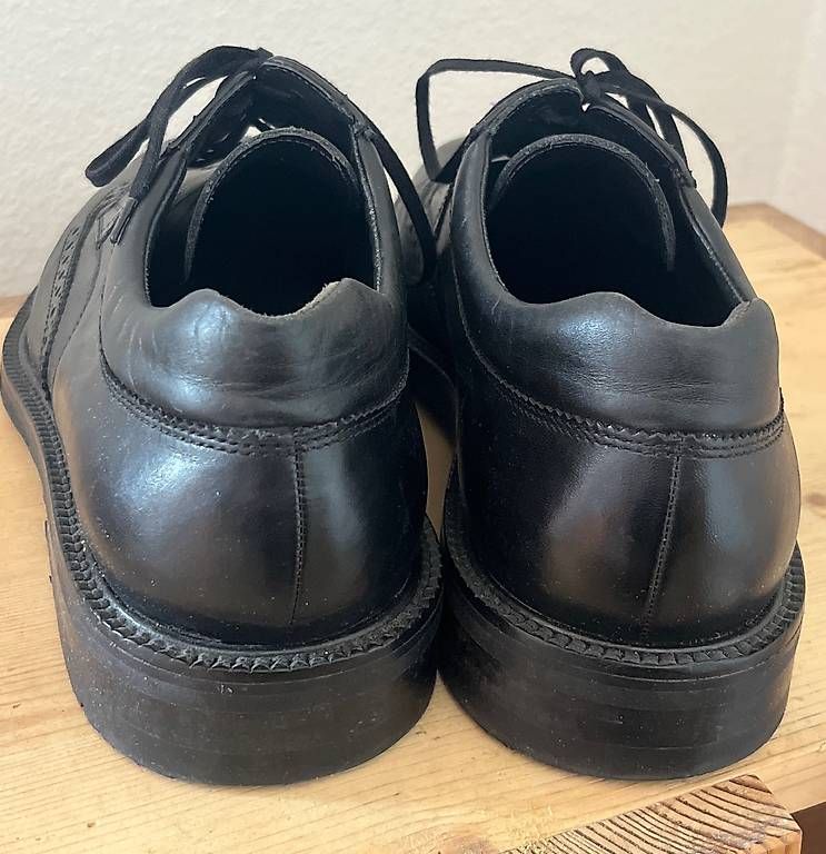 Scarpe da uomo: Robuste Halbschuhe APOLLO Schwarz Leder Gr. 7 1/2 – Usato da Urdorf venduto da Resumasa 3