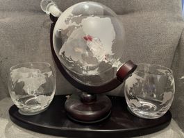 ***Glaskaraffe Globus mit Schiff***