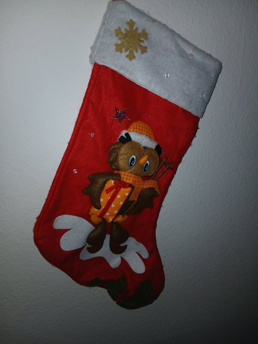 Tutte le decorazioni: Weihnachtsstrumpf rot mit Eule und Geschenken Grösse ca 40cm – Usato da Biberist venduto da DerRegenbogenfisch