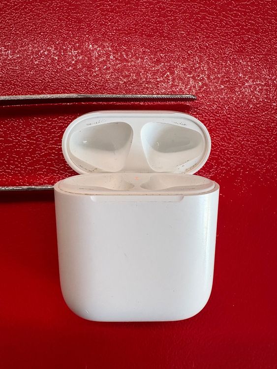 Apple AirPod 2 4