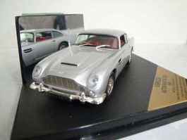 Aston Martin DB5 Coupé 1963-1965 silber met.         1:43