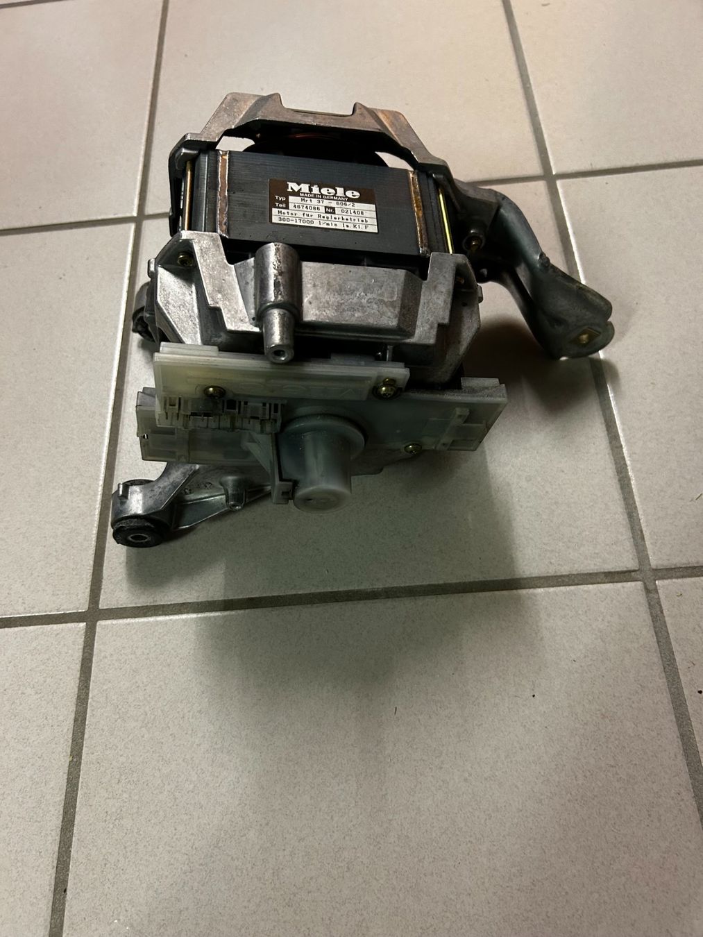 Miele Lavatrici: Miele Waschmaschine Motor Typ Mrt 37-606/2 – Usato da Jens venduto da Typpex 2