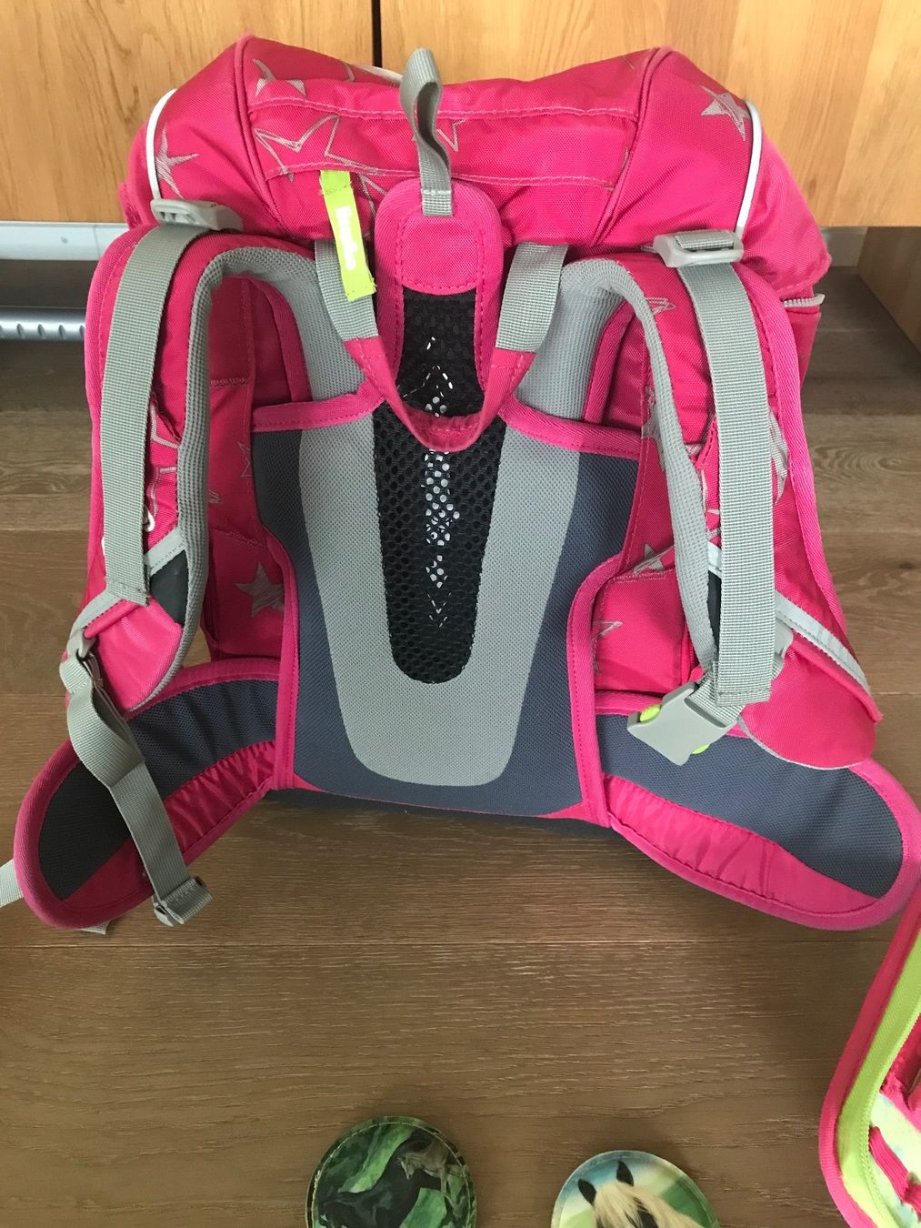 Allestimento di negozi e stand fieristici: Schulthek Ergobag mit Zubehör – Usato da Affoltern am Albis venduto da variablend 4