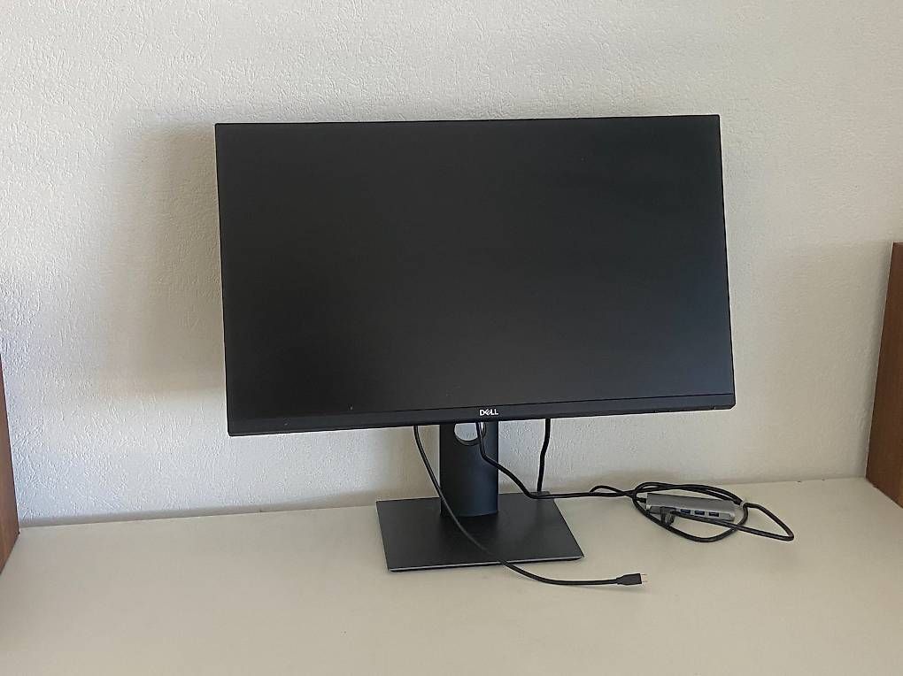 Monitore: Ecran DELL avec support / Modèle: P2720DC – Gebraucht aus Gland von tos_5xcx