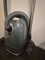 Miele Complete C3 Active Parquet – Grau, mit HEPA-Filter