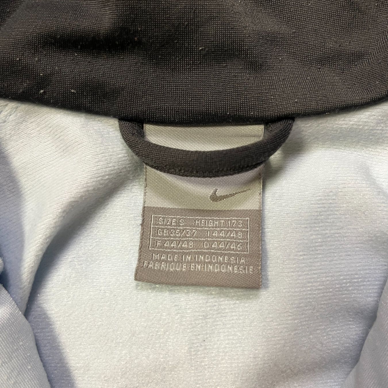 Nike Jacken: Vintage Nike Zip-up Jacket (S) – Gebraucht aus Chamoson von Sapoloshop 2