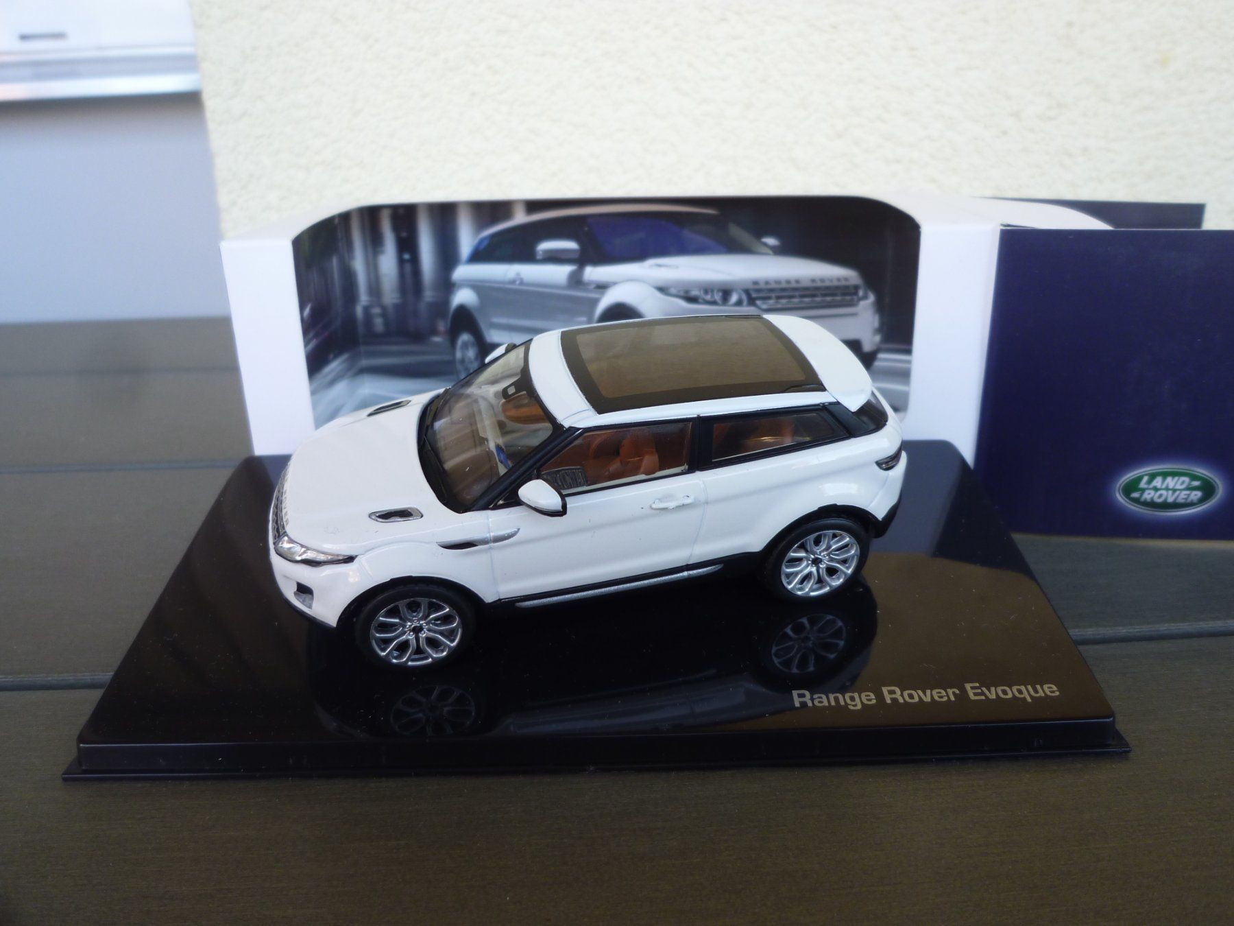 Land Rover Modellini d'auto: Land Rover Evoque (3 Door) – Nuovo e nell'imballaggio originale da Flawil venduto da Imperiosud 1