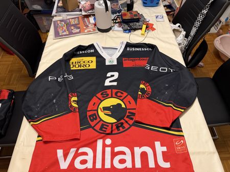 SC Bern Gameworntrikot Junioren Nummer 2 Grösse XL