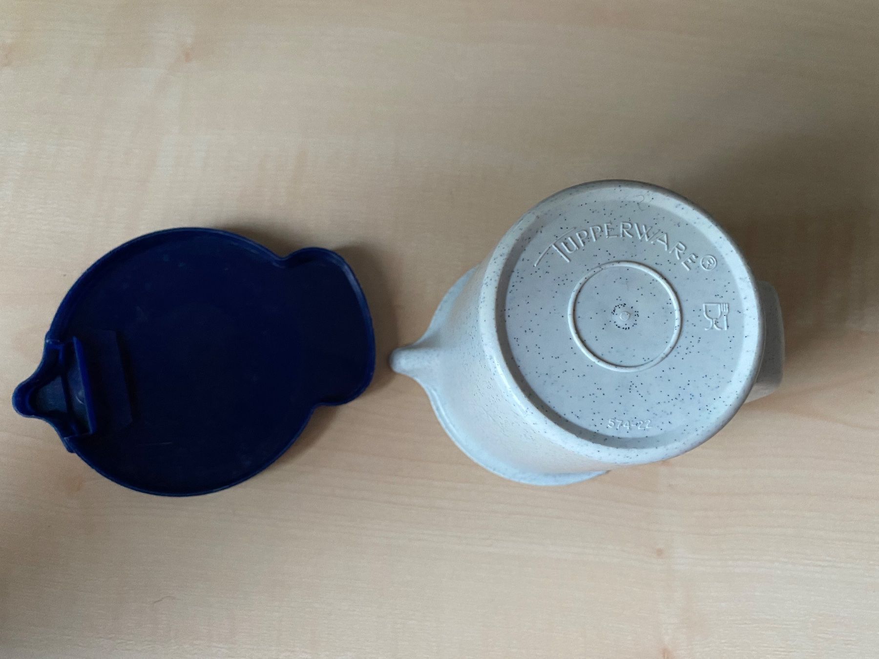 Tupperware Contenitori & Simili: Kaffeerahmkrug von Tupperware – Usato da Bülach venduto da Jackybabue 1