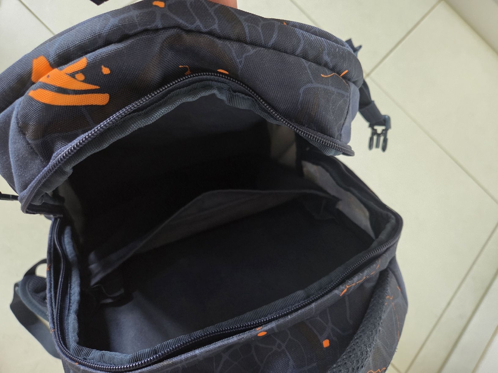 Satch Borse & Zaini: Satch Rucksack – Usato da Jegenstorf venduto da deb_26tj 2