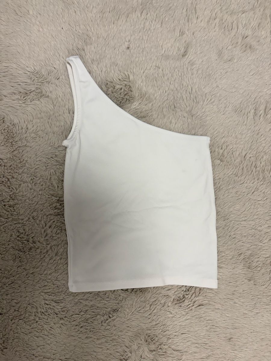 Stradivarius Top: Top une épaule  – Nuovo (secondo la descrizione) da Sion venduto da sar_8xmg