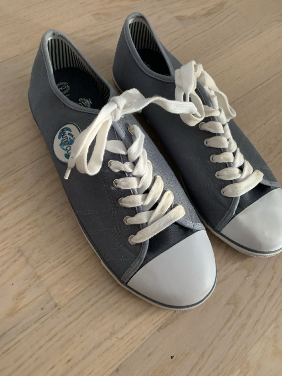 Scarpe da uomo: Sneakers NEU – Nuovo (secondo la descrizione) da St. Gallen venduto da menchild 1