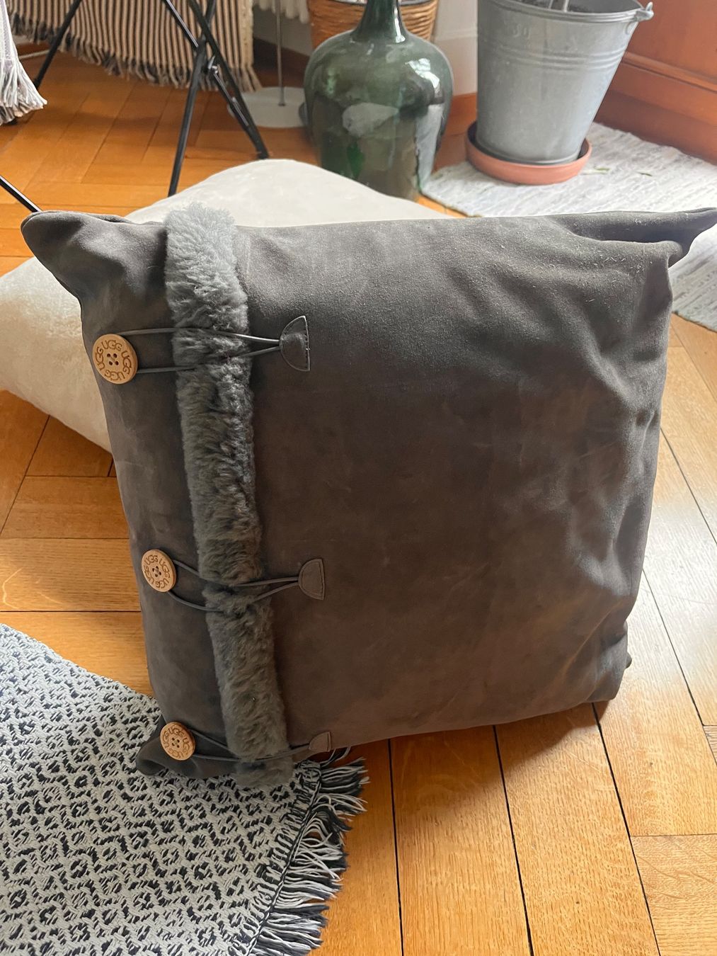 Cuscini: Coussin UGG Neuf – Nuovo (secondo la descrizione) da Lutry venduto da Lolo1600 2