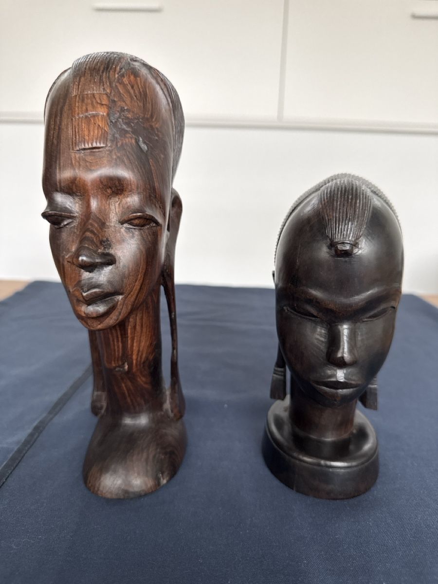 Sculture & Statue: Afrikanische Schnitzkunst aus massivem Ebenholz – Usato da Güttingen venduto da timmikale