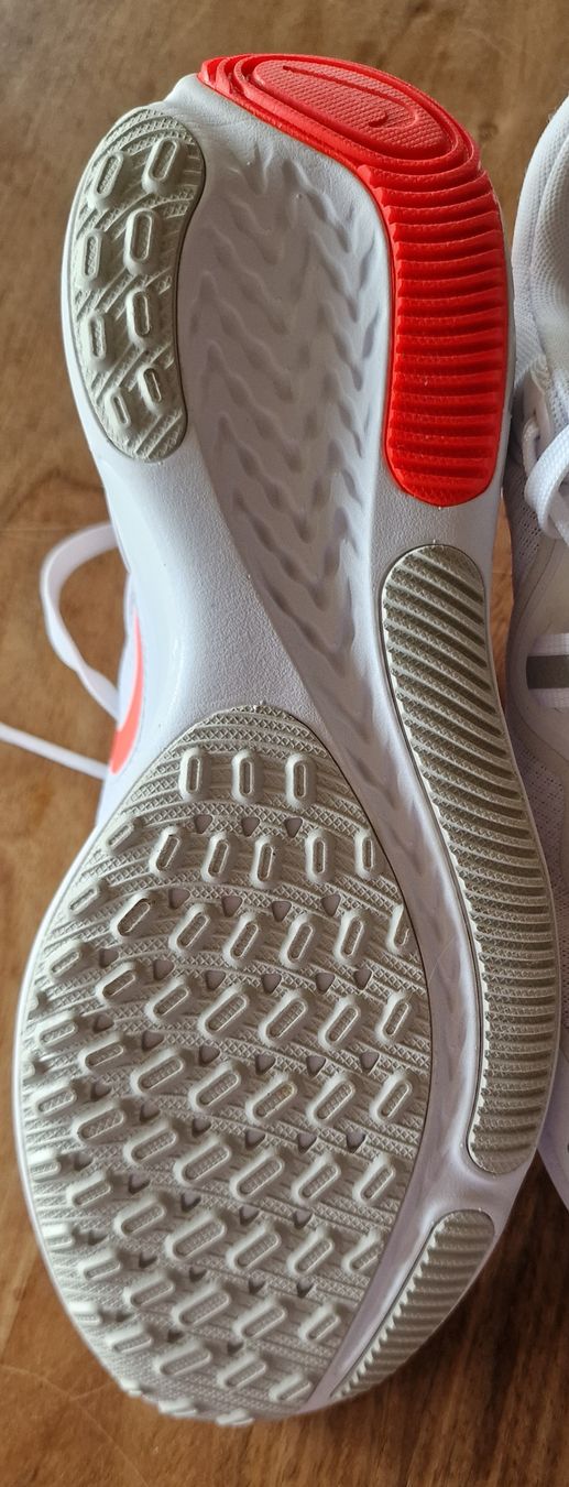 Nike Scarpe da uomo: Nike React Laufschuhe, weiss-orange, Grösse 41, Neu – Nuovo (secondo la descrizione) da Hinwil venduto da Sunnestraal 3