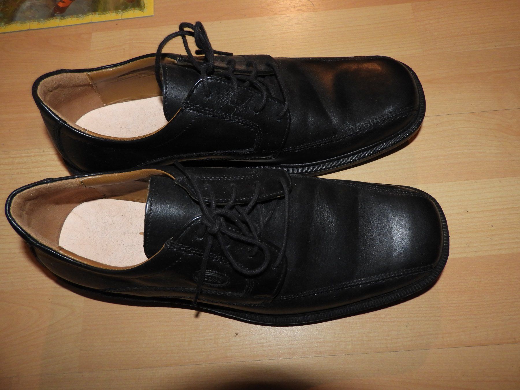 Scarpe da uomo: Neues elegante schwarze Leder-Schnürschuhe Gr. 42 – Nuovo (secondo la descrizione) da Hergiswil NW venduto da Noema2006