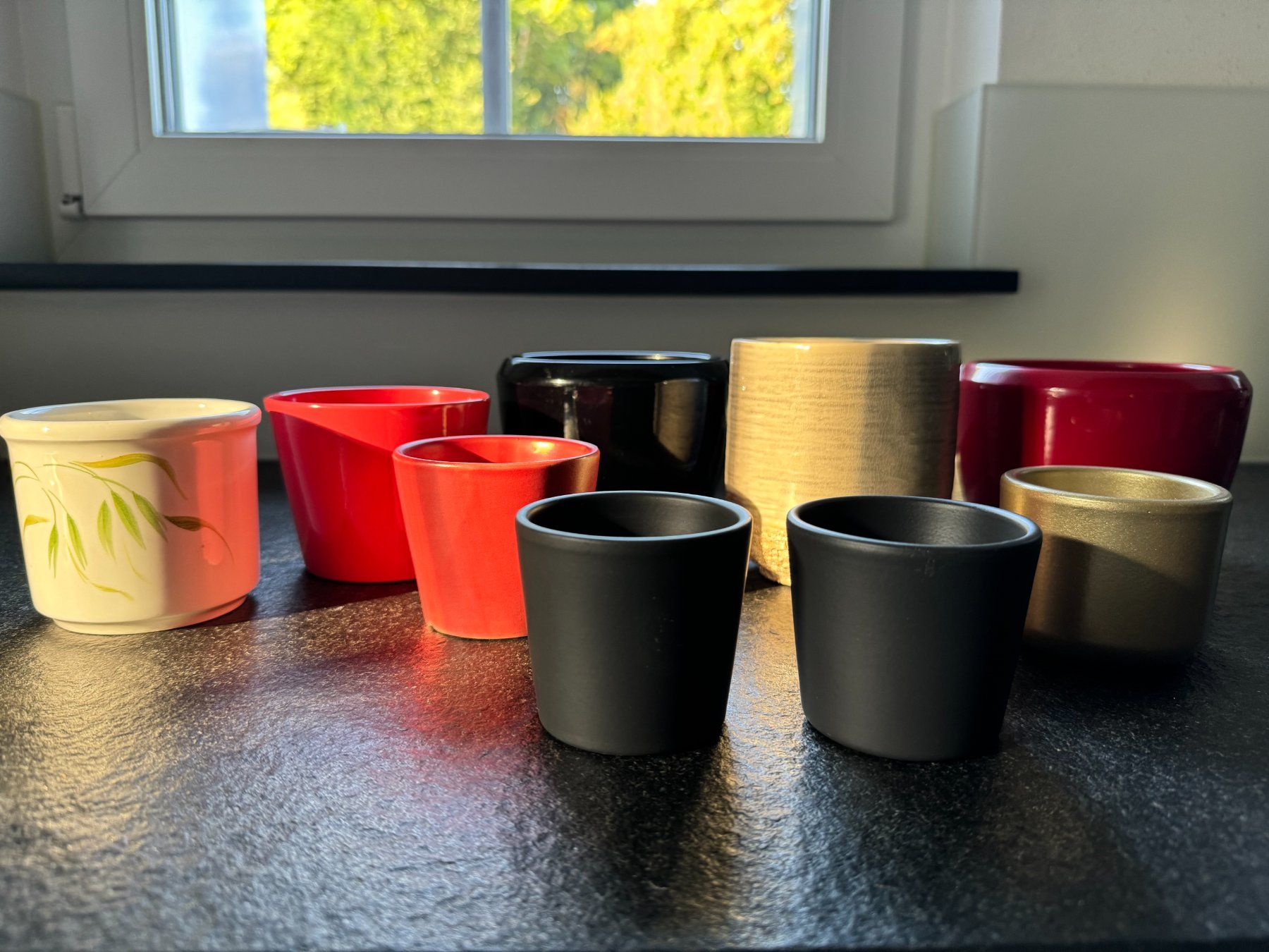 Blumentöpfe: Blumentöpfe, Blumenübertöpfe assortiert, 9 Stk. – Gebraucht aus Schönenberg an der Thur von ottawa06 2