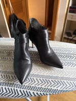 Damen Stiefeletten schwarz Leder spitz guter Zustand