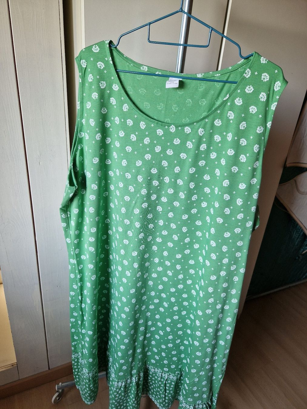 Kleider: Kleid Grün mit Weiss gemustert – Gebraucht aus Niederbipp von Trude04 1
