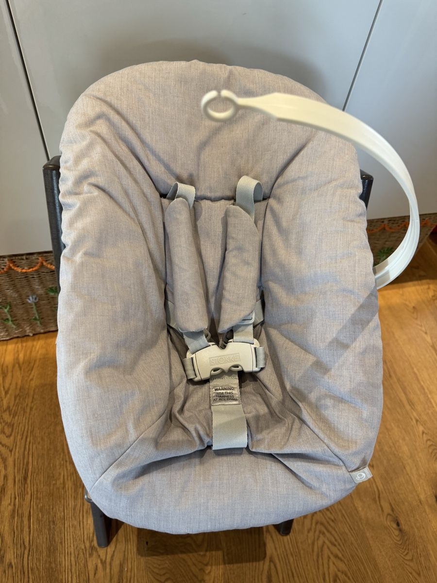 Stokke Seggioloni: Stokke Tripp Trapp Newbornschale - Versand möglich – Usato da Neuhaus SG venduto da chinderegge 1