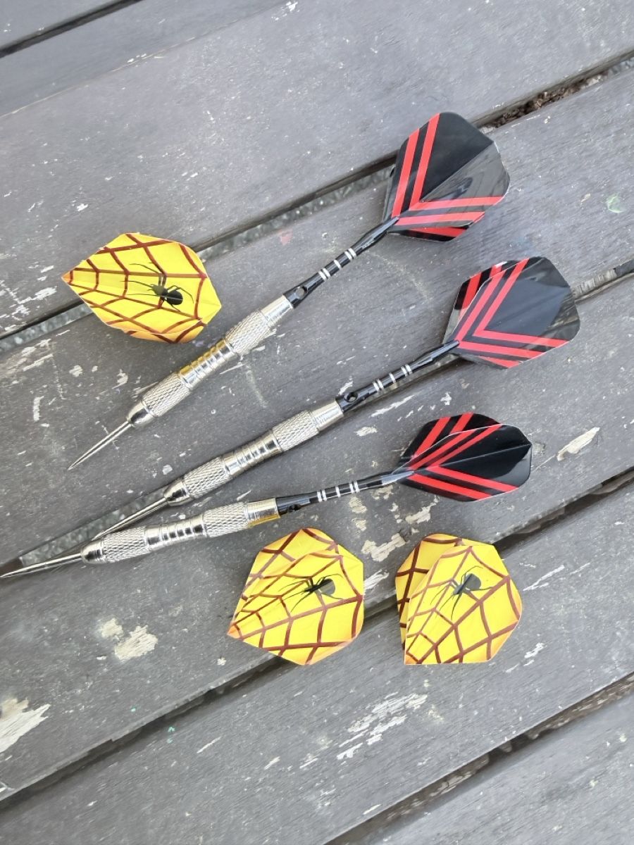 Jeux de fléchettes: Dart Pfeile Set – Neuf (Voir description) à Zürich par Krikri21