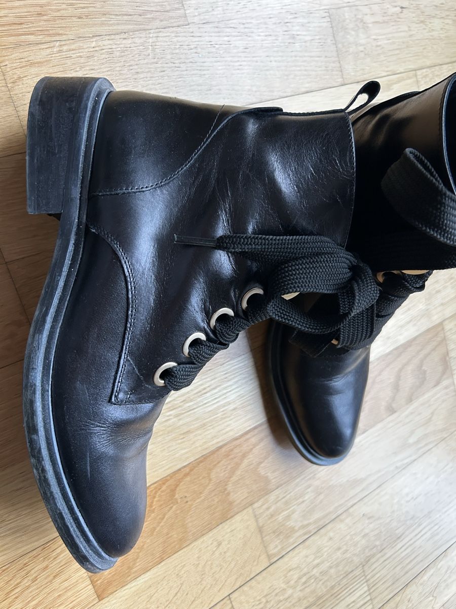 Chaussures femmes: Schwarze Lederstiefeletten, Gr. 38 – D'occasion à Basel par MyAn 2