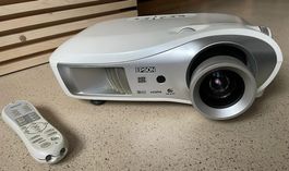 Beamer Epson mit neuer Lampe 💡