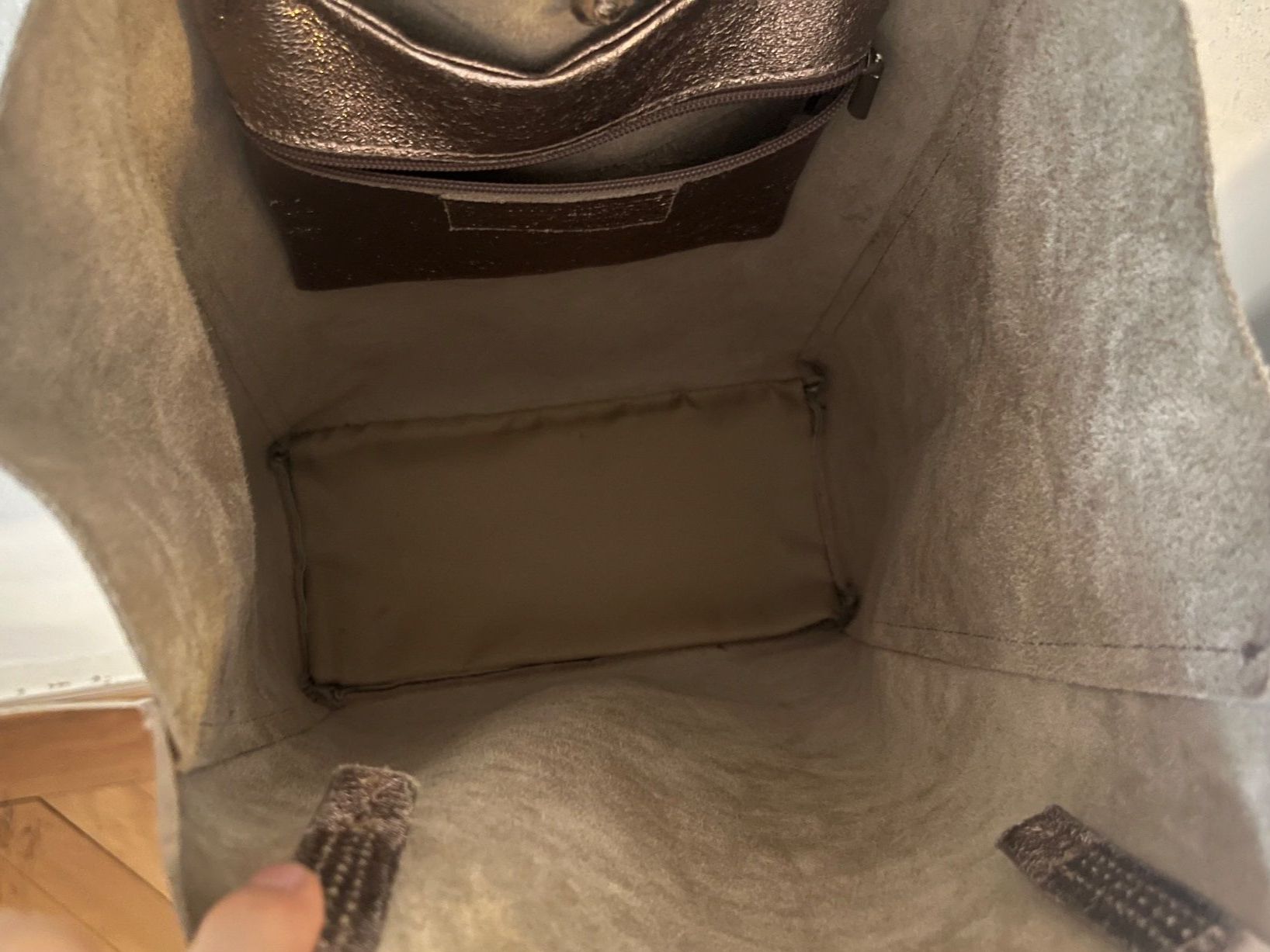 Taschen für Damen: Rosegoldene Handtasche – Gebraucht aus Bern von ana_m9zz 3