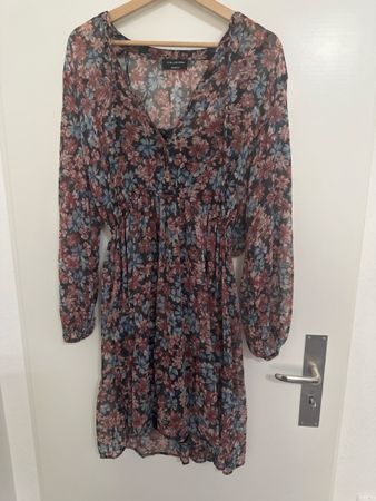 Kleid mit Blumenmuster Grösse 40 - guter Zustand