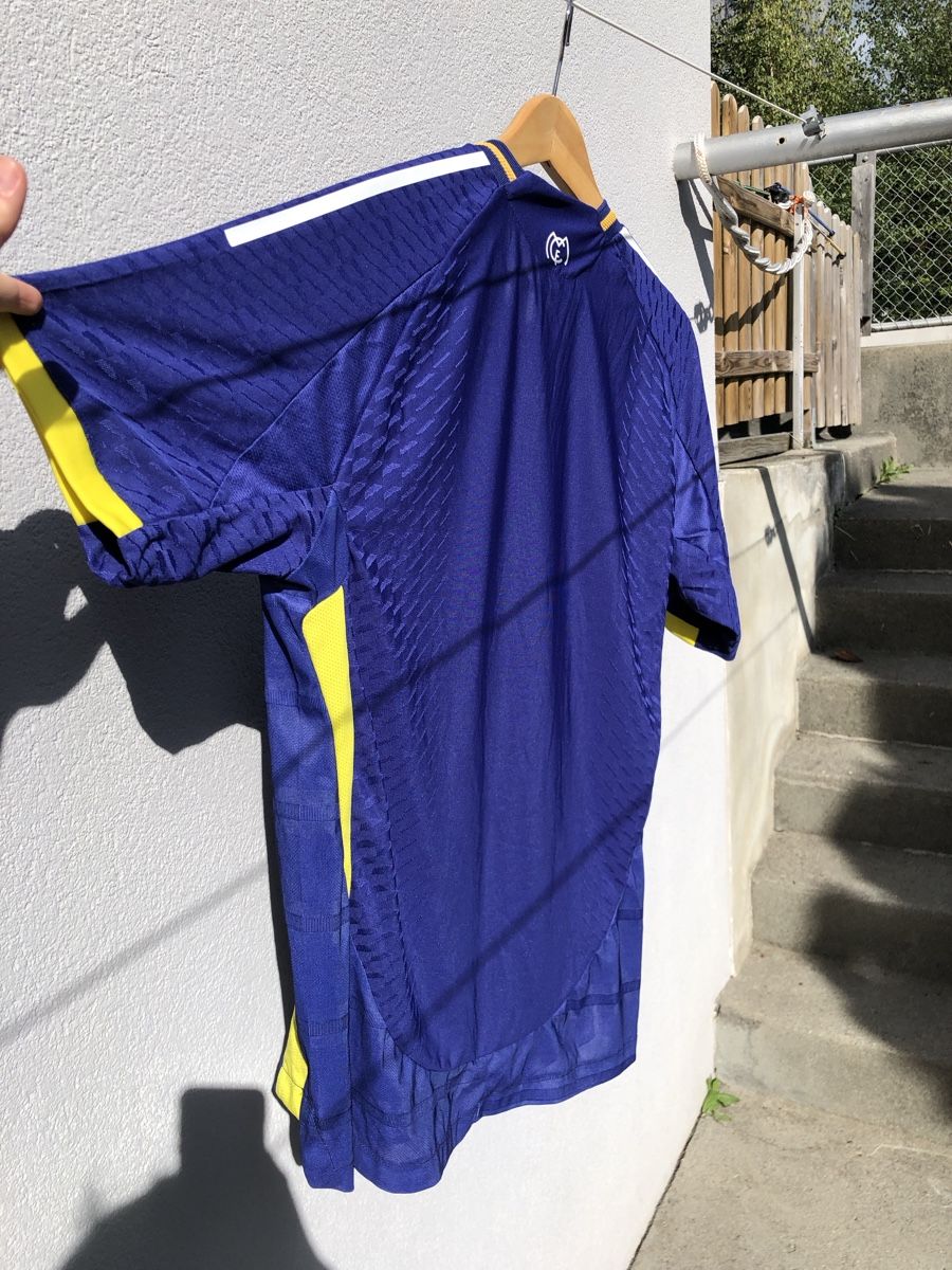 Real Madrid Maillots de corps & Pantalons: Real Madrid Jersey – D'occasion à Fribourg par ann_l9b7 6