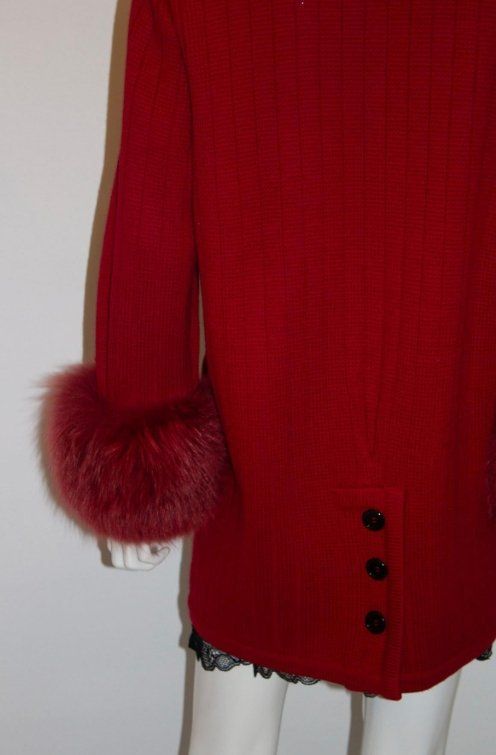 Fox Giacche: Vintage Harrods Red Wool Knit Jacket with Fox Cuffs – Usato da Obergösgen venduto da crystalfox 4