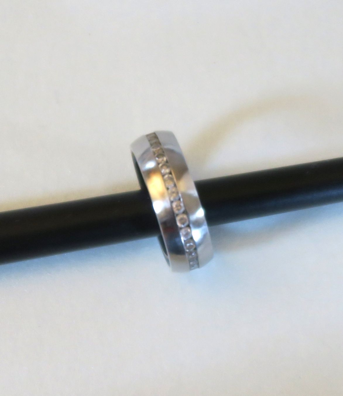 Anelli: Ring mit Strass, 7 mm, Gr. 55.6mm – Usato da Brittnau venduto da marlenestone 2