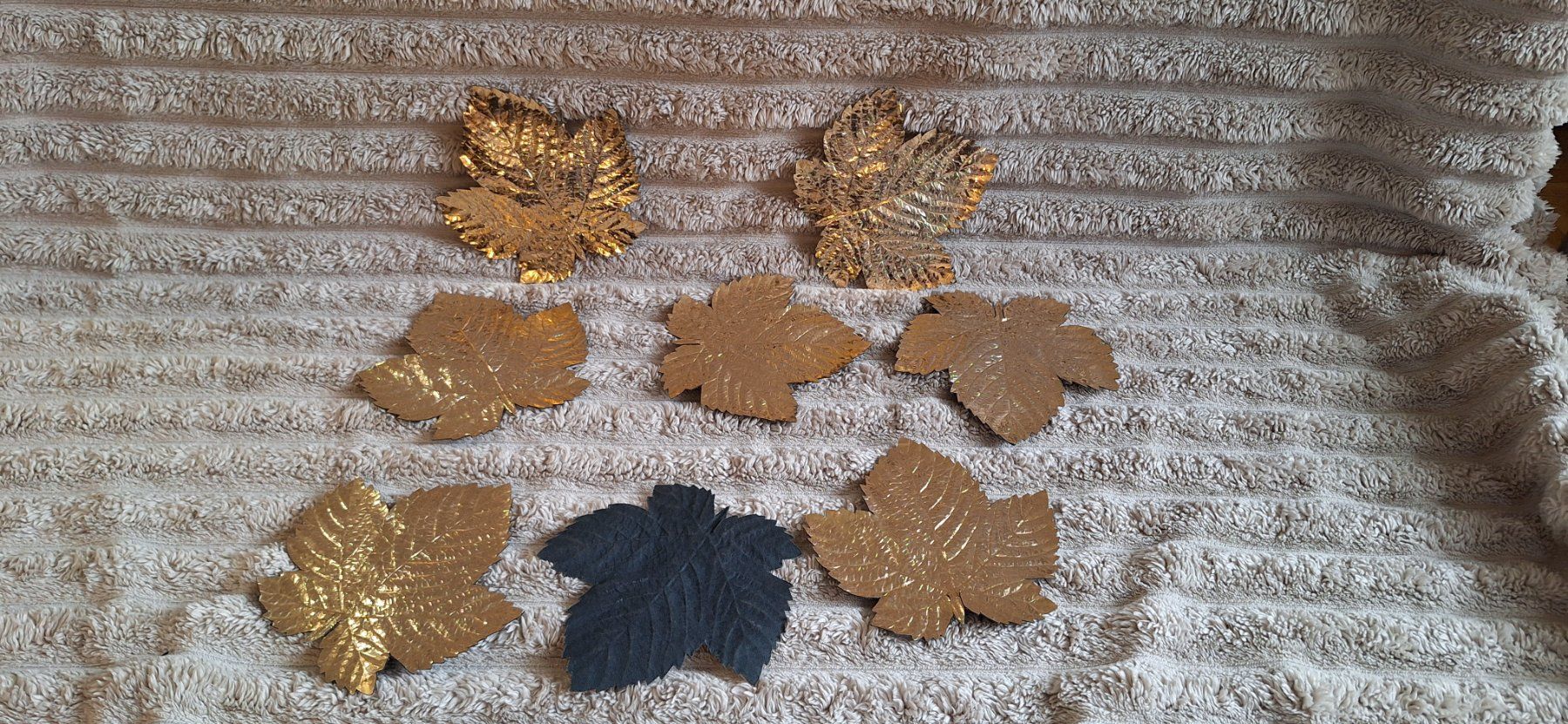 Tutte le decorazioni: 8 Gold Blätter, Tisch Deko – Usato da Wetzikon ZH venduto da NaWetzi