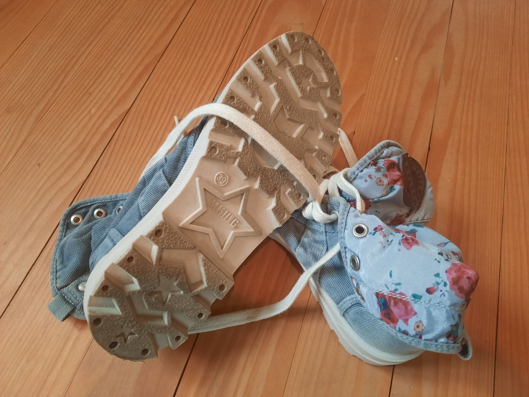 Scarpe da donna: Super coole Schuhe – Usato da Ennetbaden venduto da gekkoloco 3