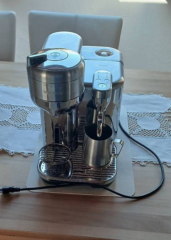 Nespresso Macchine per caffè & Macchine per espresso: Nespresso Vertuo Creatista  - wenig gebraucht – Usato da Altendorf venduto da Aura8