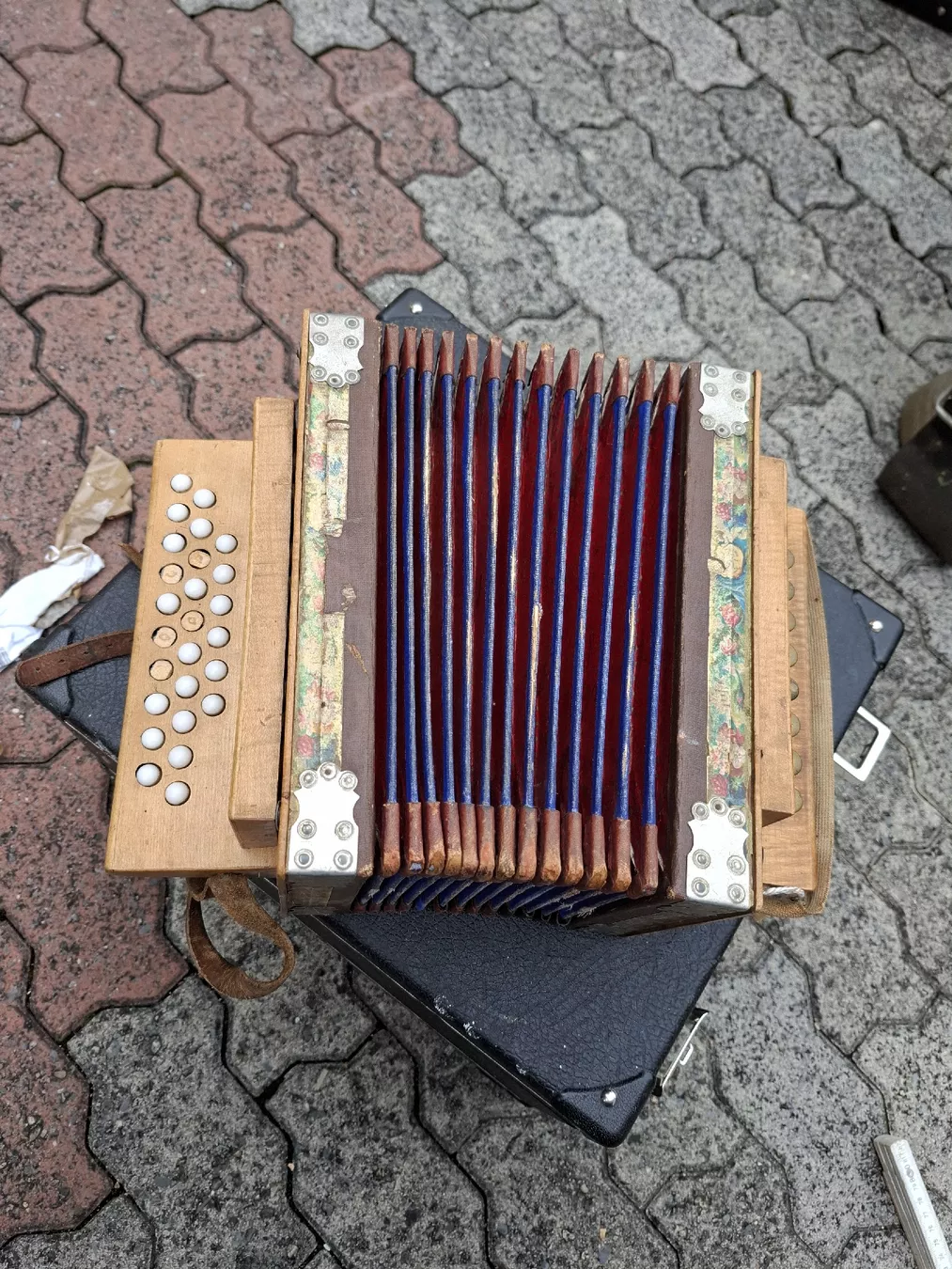 Strumenti musicali: schwyzerorgeli – Usato da Villeneuve venduto da BibiVintage 8