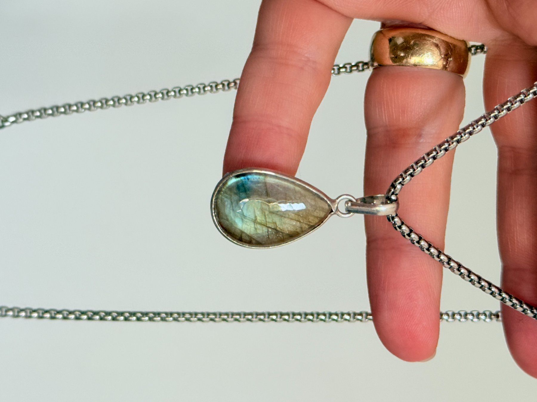 Catenine: Fashionable labradorite necklace – Nuovo e nell'imballaggio originale da Genève venduto da AGBERG 2