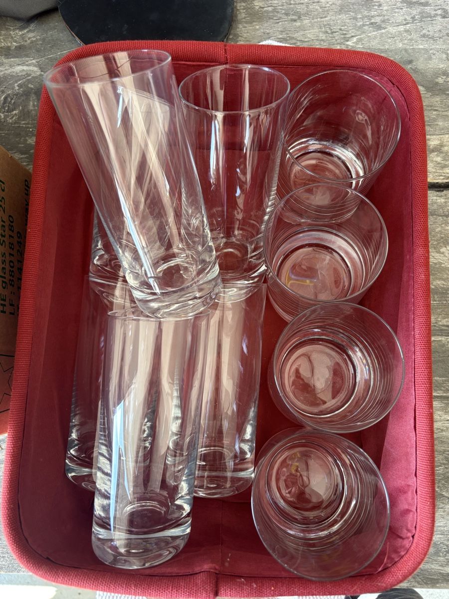 Verres: 4x Trinkgläser 6x Longdrinkgläser  – D'occasion à Hinteregg par Caecue 1