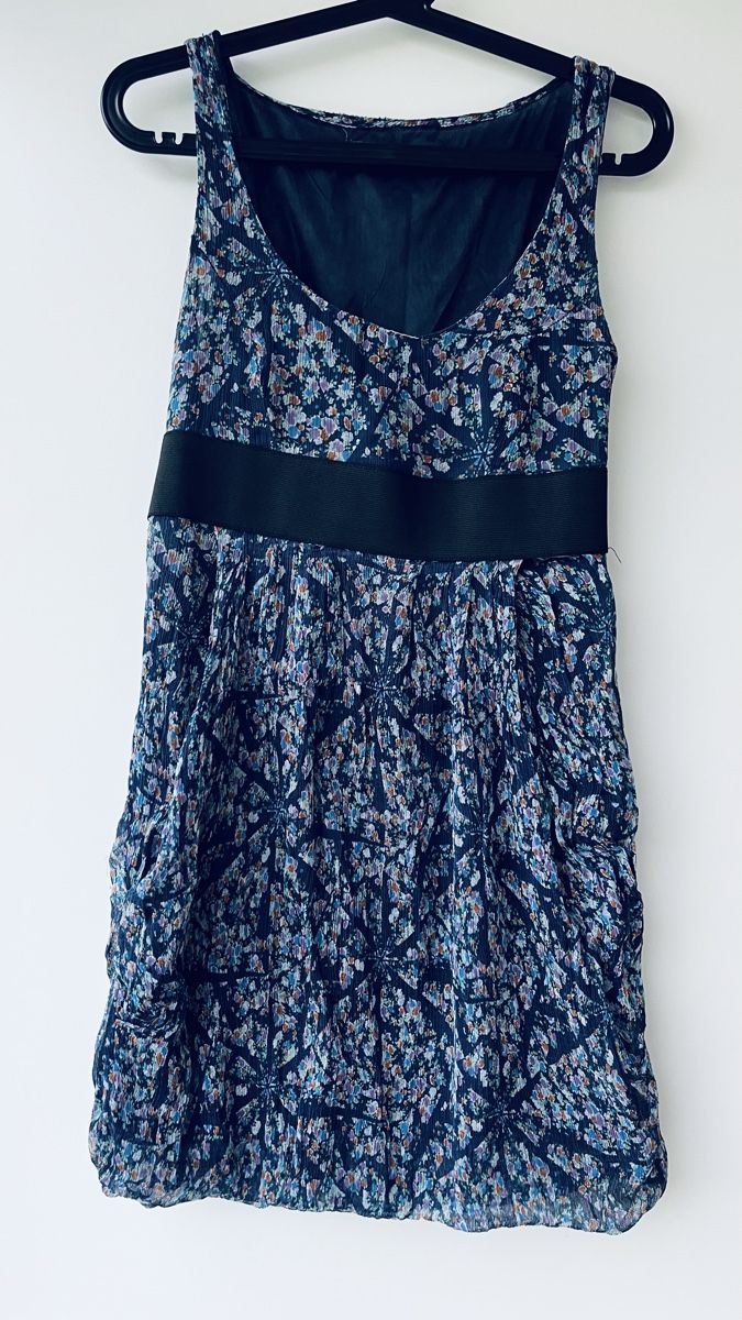 Zara Vestiti: Robe Zara Basic fleurie, idéale pour l'été - Taille XS – Usato da Lausanne venduto da Global.P