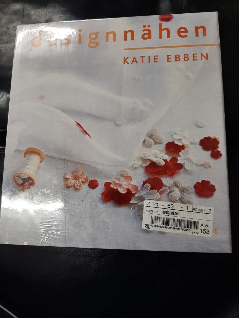 Libri: Design nähen von Katie Eben – Nuovo (secondo la descrizione) da Zürich venduto da Schoebi19