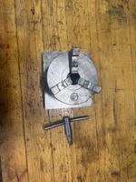 Mandrin à 3 mors pour tour, robuste et fiable !