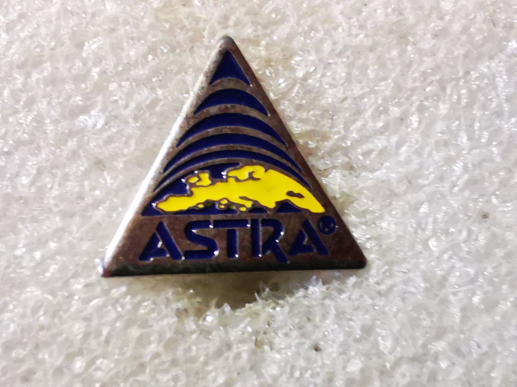 Placchette & Badge: Ansteckpin 88: Astra – Usato da Oppligen venduto da Pin-Fall-Shop