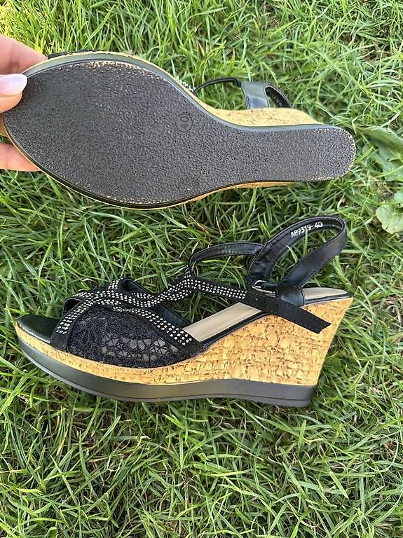 Chaussures femmes: Neue schwarze Damen Schuhe Gr.40 – D'occasion à Neukirch / Egnach par ros_vht6 1