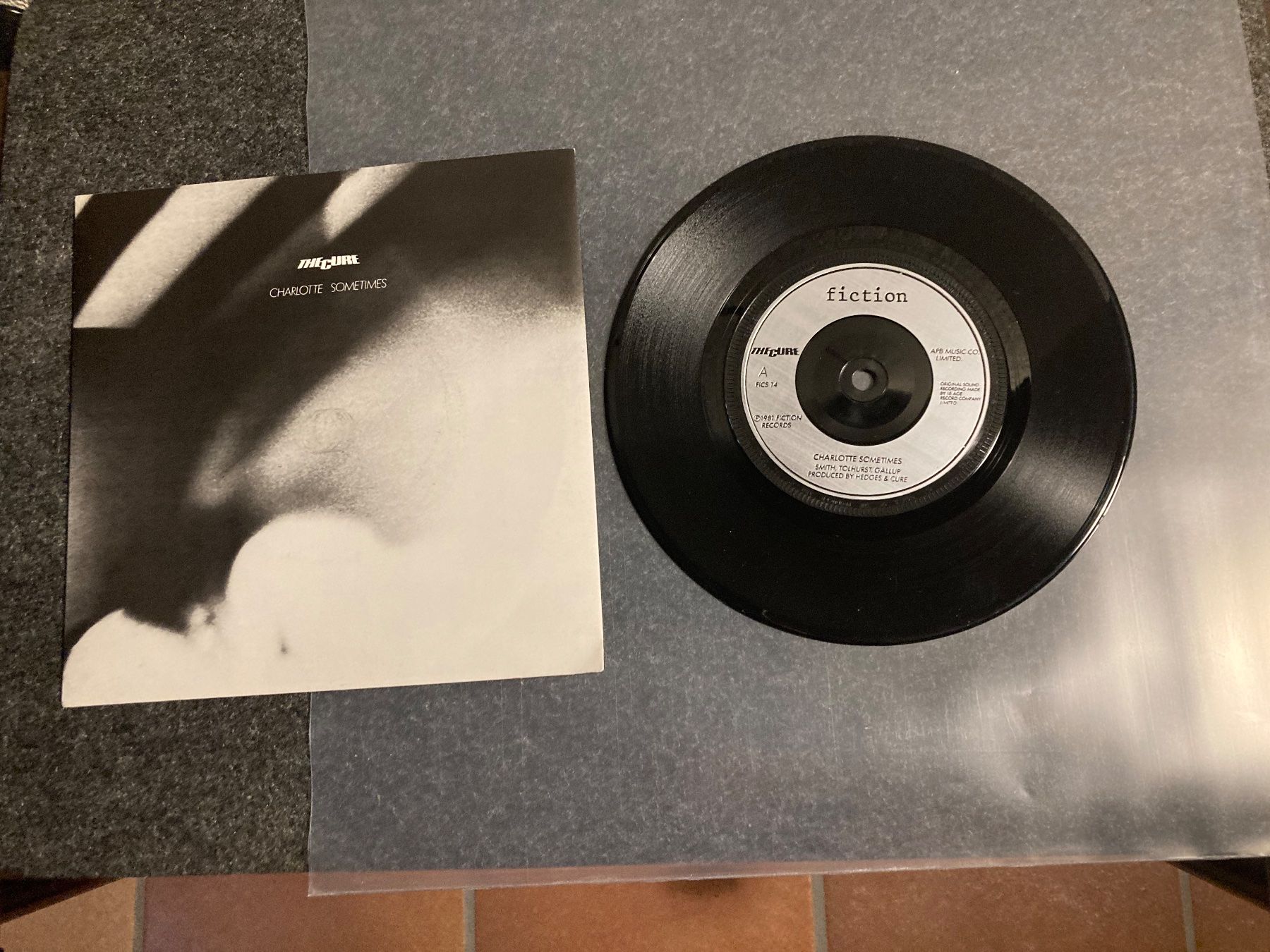 Dischi in vinile: The Cure - Charlotte Sometimes – Usato da Fribourg venduto da Karushi