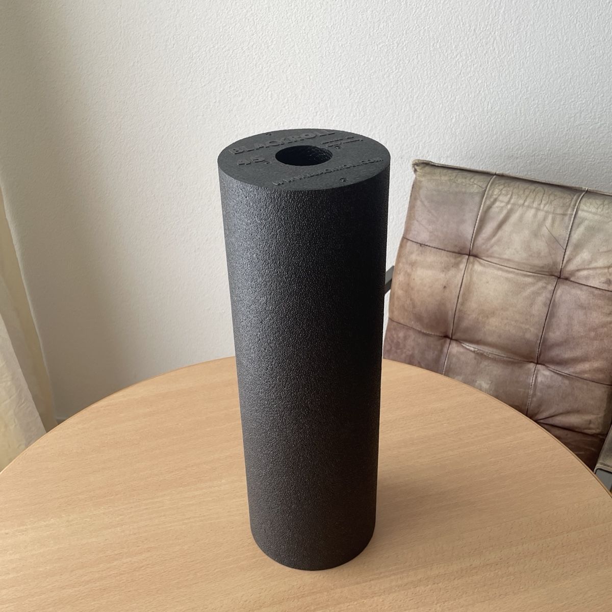Blackroll Massagegeräte: Original Blackroll 45 cm Faszienrolle schwarz – Gebraucht aus Kriens von T0YDARIAN 1