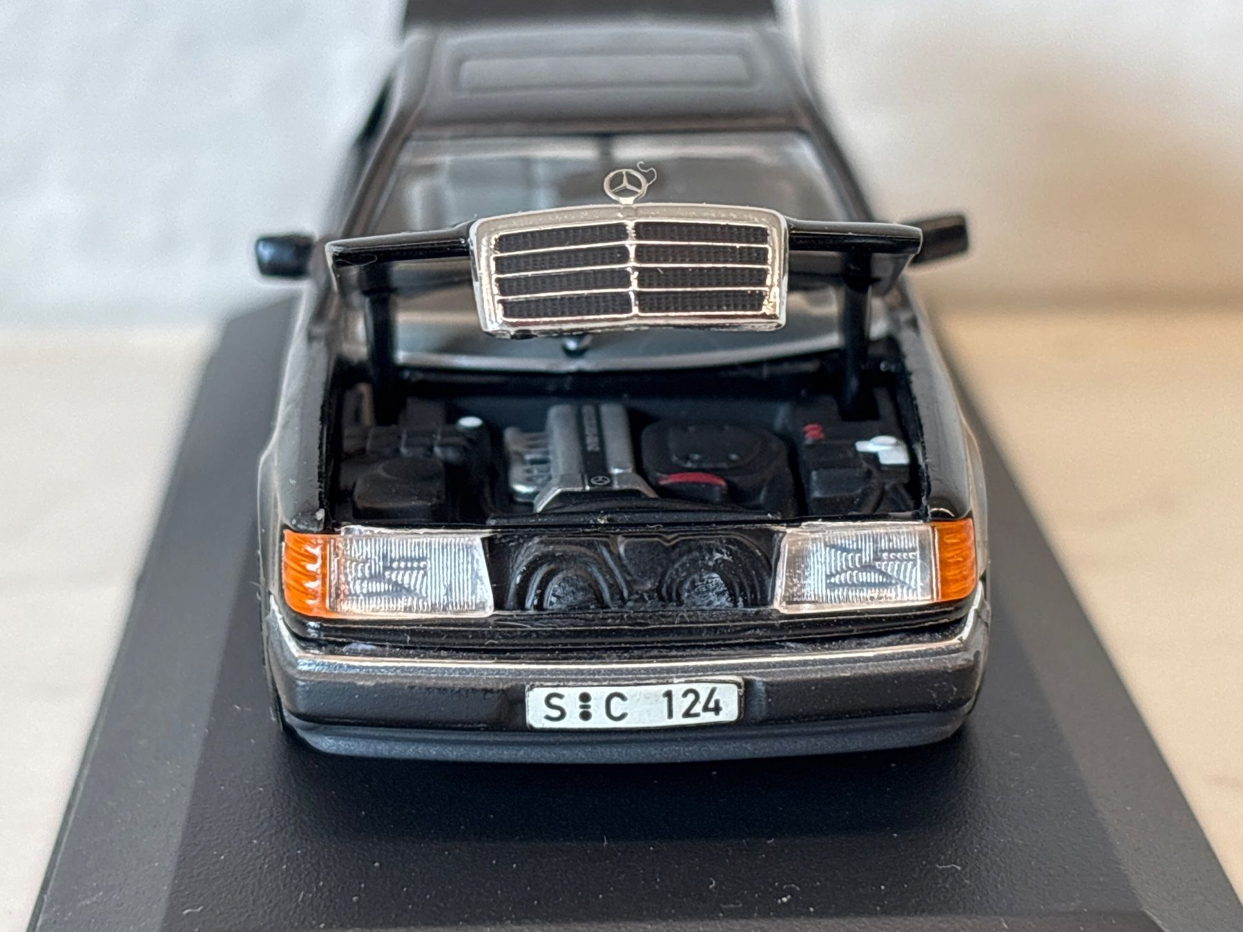 Minichamps Modellini d'auto: Minichamps Mercedes 320 CE 1/43 – Usato da Gollion venduto da Hampton 2