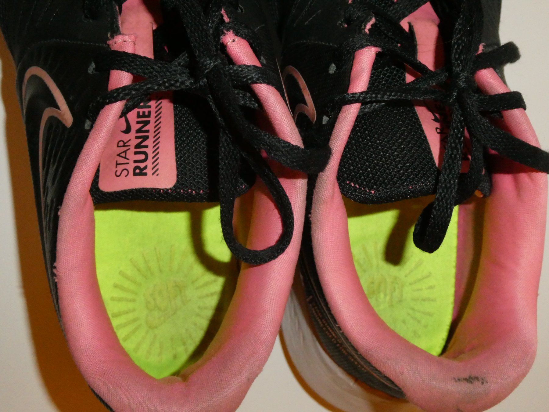 Nike Scarpe per ragazze: Laufschuh Nike Gr.37.5 – Usato da Mels venduto da KOSL 4