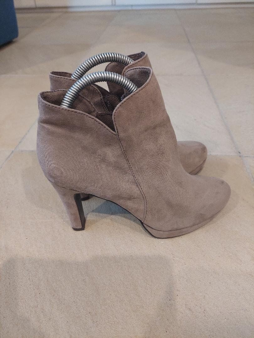 Tamaris Scarpe da donna: Boots – Nuovo (secondo la descrizione) da Holderbank AG venduto da lynno4 1